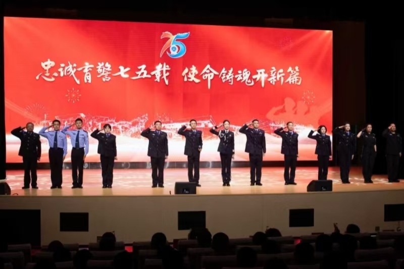 1762697926283029107.jpg 1762697769958.jpg