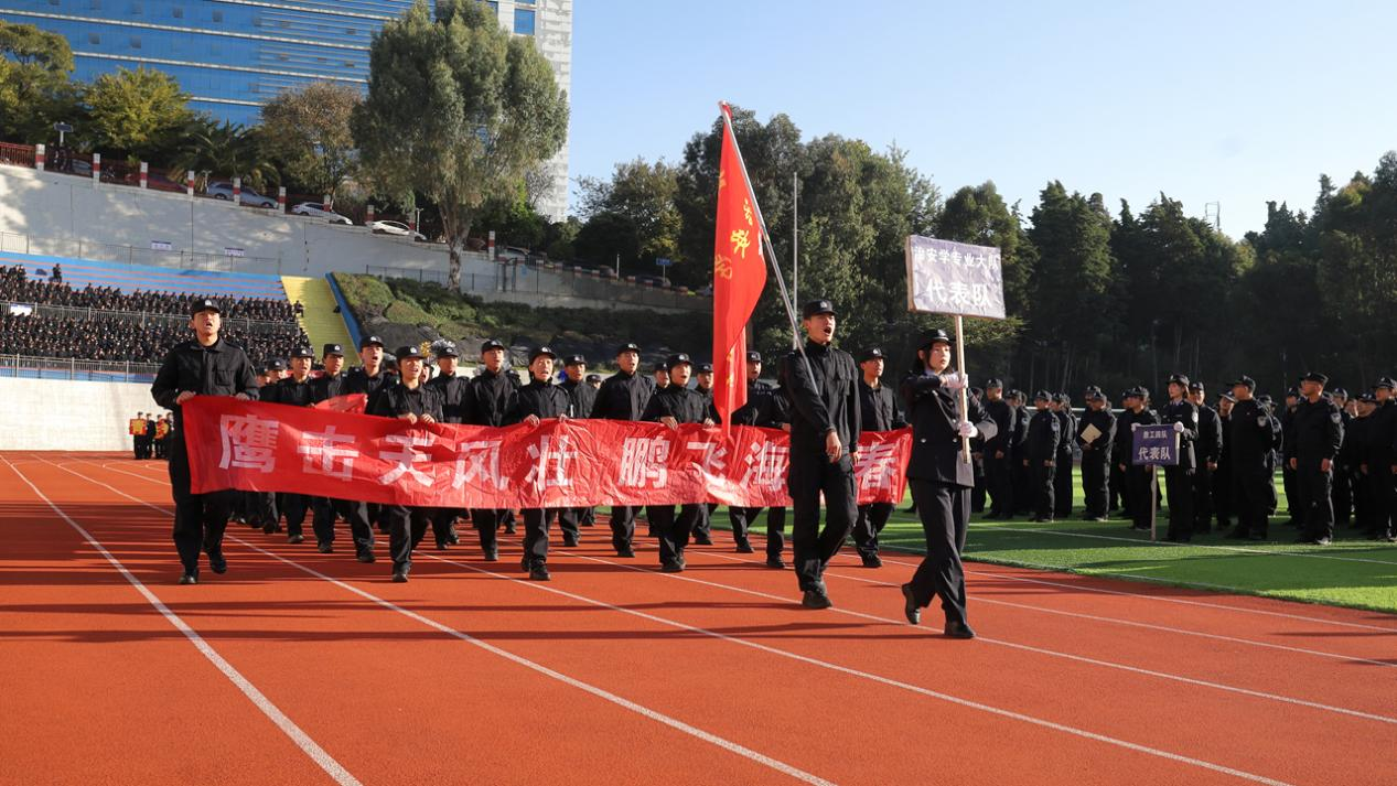 1764253397463007935.png 1764252735316.png