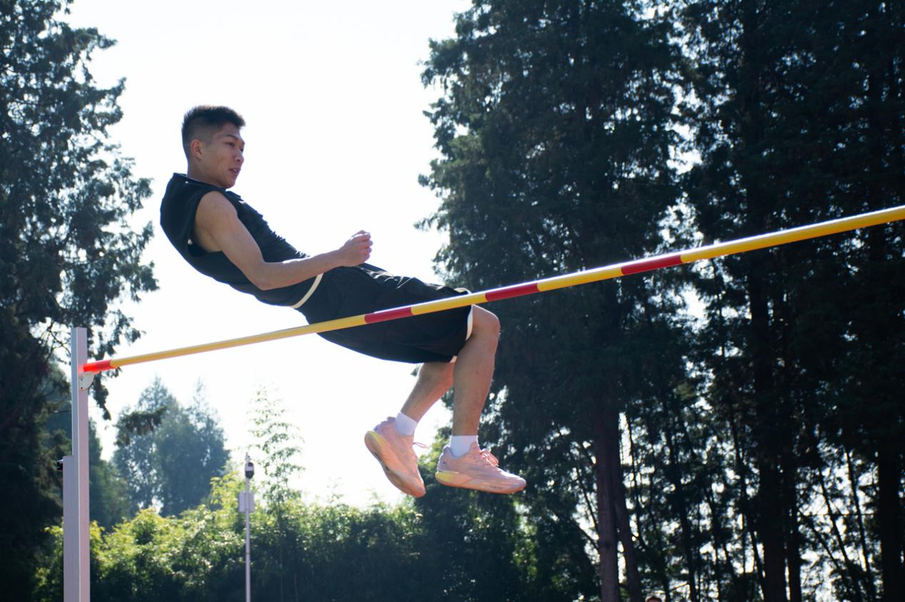 1764253694267080389.png 1764252847442.png