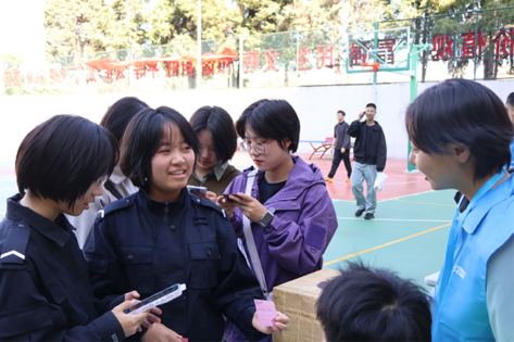 1765975549802012773.png 1765975447115.png